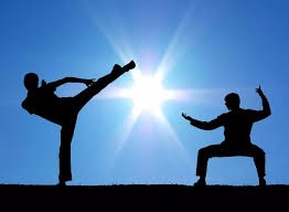 湖人101-105雄鹿！老詹看清现实，无奈的不是输球，是东契奇三大错误