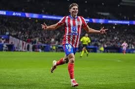 心念老东家！奥斯卡社媒晒照观看海港vs柔佛亚冠比赛